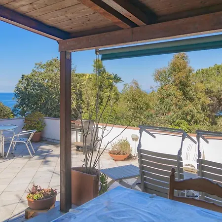 Capo Bianco - Helloelba 펜션